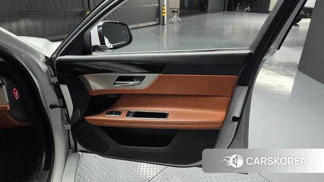 Jaguar XF (X260) id 4295104 из Кореи 16