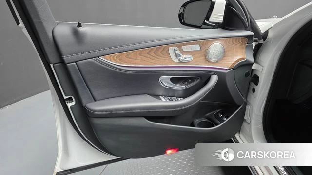 Mercedes-Benz E-Class W213 id 4302989 из Кореи 16