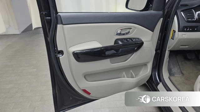 Kia The New Carnival id 4384476 из Кореи 16