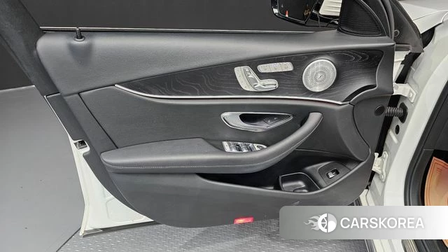 Mercedes-Benz E-Class W213 id 4397615 из Кореи 16