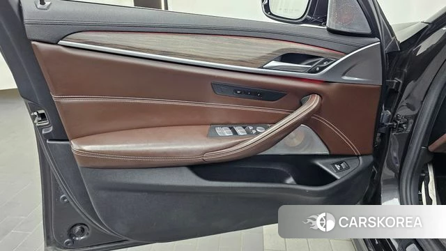 BMW 5 Series (G30) id 4918437 из Кореи 16