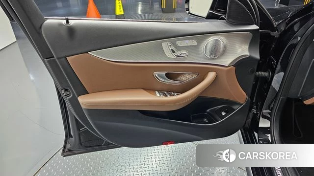 Mercedes-Benz E-Class W213 id 4305123 из Кореи 16