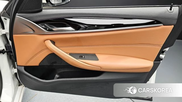 BMW 5 Series (G30) id 4434955 из Кореи 16