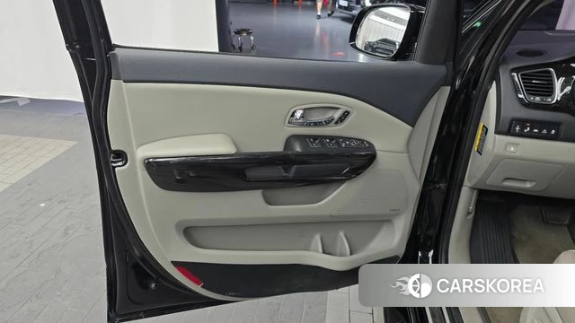 Kia The New Carnival id 4595776 из Кореи 16