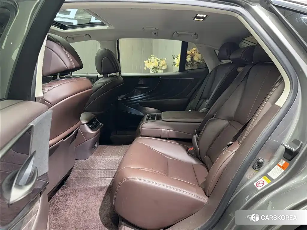 Lexus LS id 4654548 из Китая 16