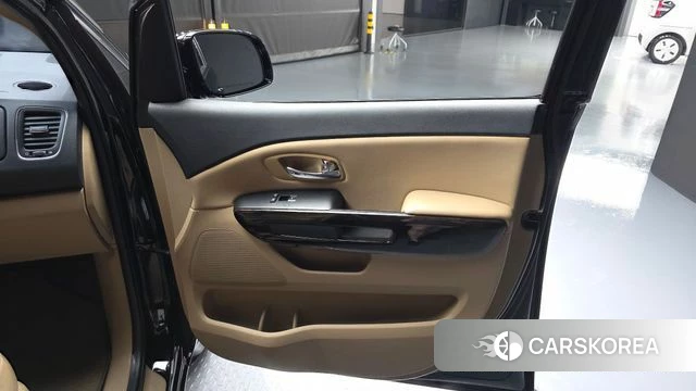 Kia The New Carnival id 4536266 из Кореи 16