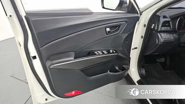 Ssangyong Tivoli Air id 4197168 из Кореи 16