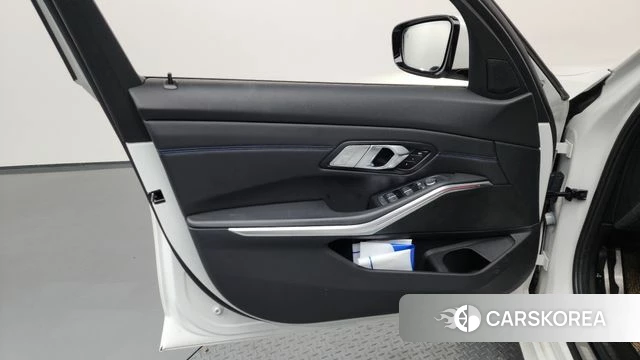 BMW 3 Series (G20) id 4586068 из Кореи 16