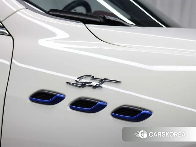 Maserati Levante id 4238870 из Китая 16