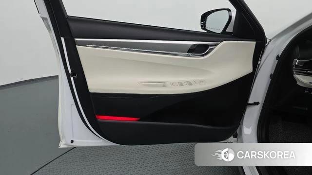 Hyundai The New Grandeur IG Hybrid id 4922572 из Кореи 16