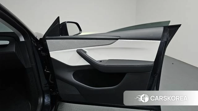 Tesla Model Y id 4441793 из Кореи 16