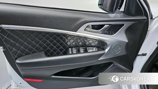 Genesis G70 id 4285517 из Кореи 16