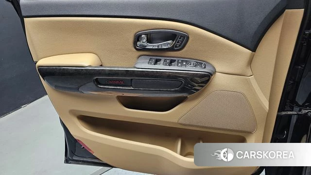 Kia The New Carnival id 4430391 из Кореи 16