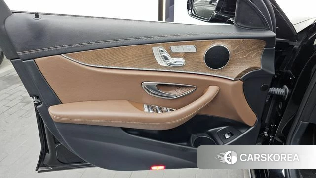 Mercedes-Benz E-Class W213 id 4758717 из Кореи 16