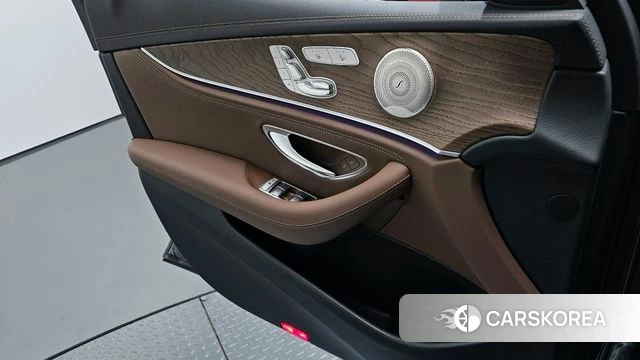 Mercedes-Benz E-Class W213 id 4201256 из Кореи 16