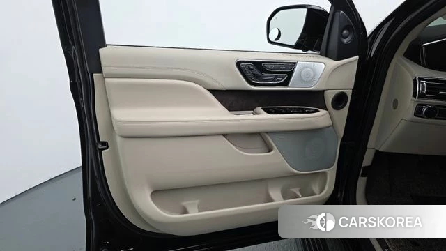 Lincoln Navigator 4th generation id 4779831 из Кореи 16