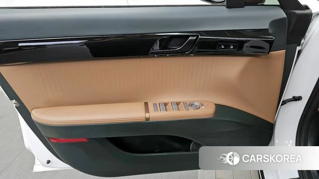 Hyundai Grandeur Hybrid (GN7) id 4408615 из Кореи 16