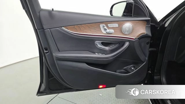 Mercedes-Benz E-Class W213 id 4534234 из Кореи 16