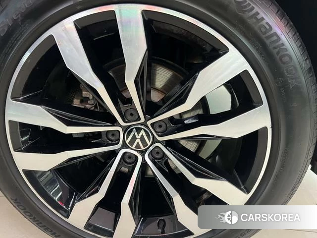 Volkswagen Tiguan L id 4257337 из Китая 16