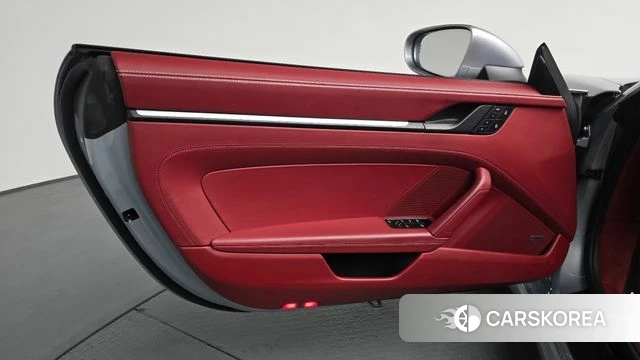 Porsche 911(992) id 4457749 из Кореи 16