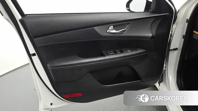 Kia Come New K3 id 4232848 из Кореи 16