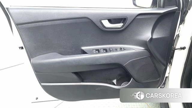 Kia Stonic id 4699043 из Кореи 16