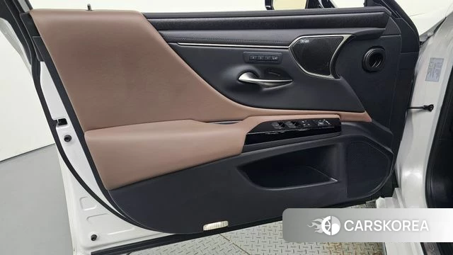Lexus ES300h 7th generation id 4681401 из Кореи 16
