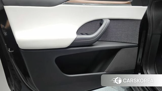 Tesla Model X id 4748848 из Кореи 16