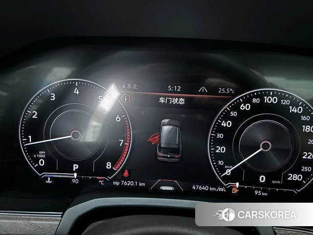 Volkswagen Touareg id 4394047 из Китая 16