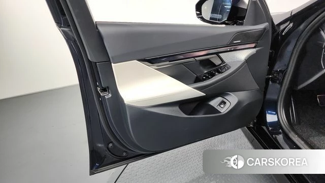 BMW 5 Series (G60) id 4194014 из Кореи 16