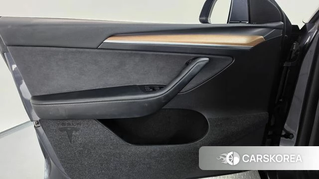 Tesla Model Y id 4757693 из Кореи 16