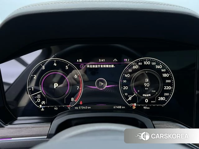 Volkswagen Touareg id 4297802 из Китая 16