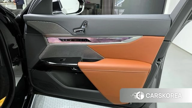 BMW 7 Series (G70) id 4222505 из Кореи 16