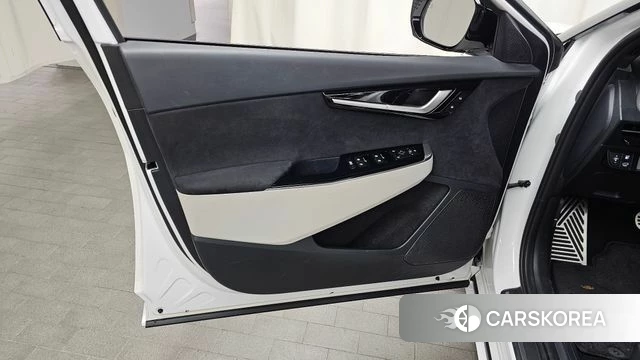 Kia EV6 id 4230617 из Кореи 16