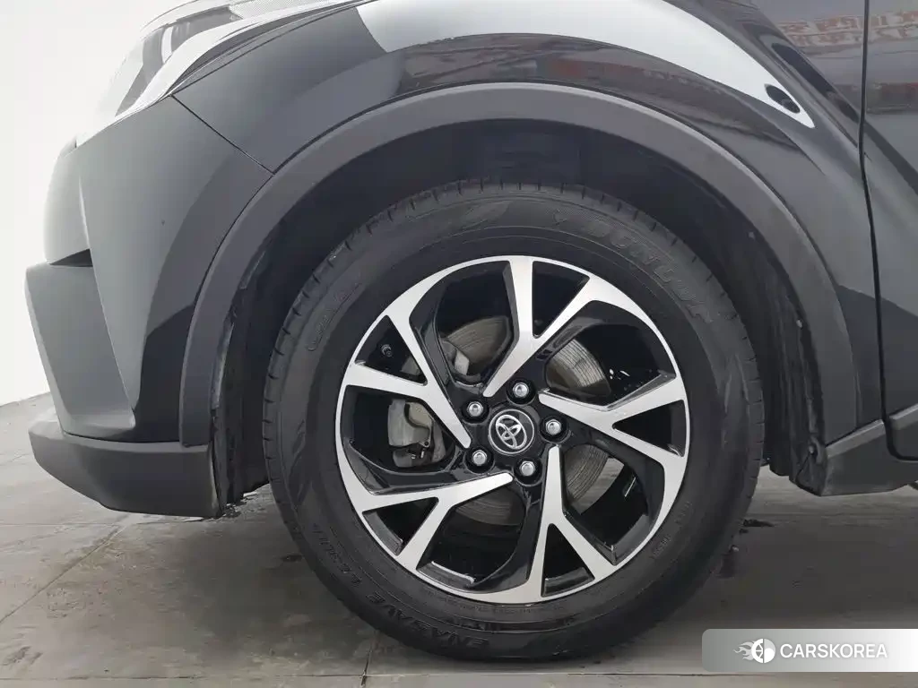 Toyota C-HR id 4659925 из Китая 16