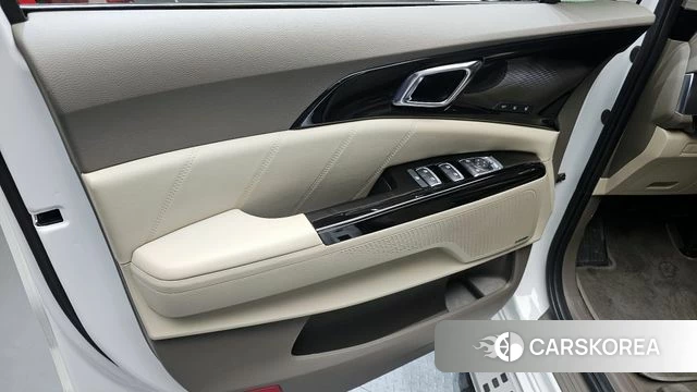 Kia Carnival 4th generation id 4223622 из Кореи 16