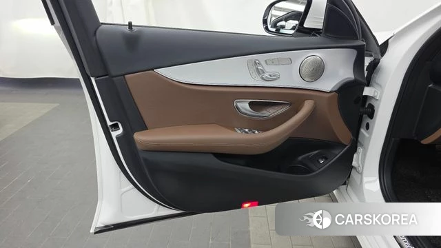 Mercedes-Benz E-Class W213 id 4542503 из Кореи 16