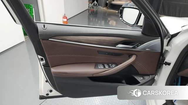 BMW 5 Series (G30) id 4362027 из Кореи 16