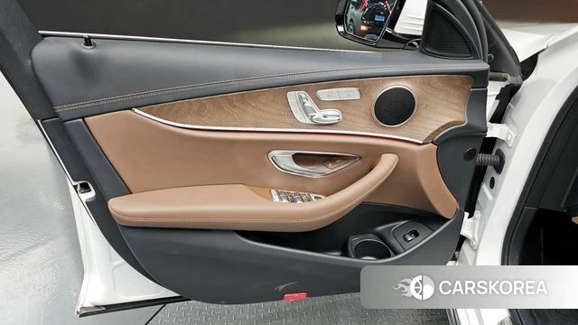 Mercedes-Benz E-Class W213 id 4249867 из Кореи 16