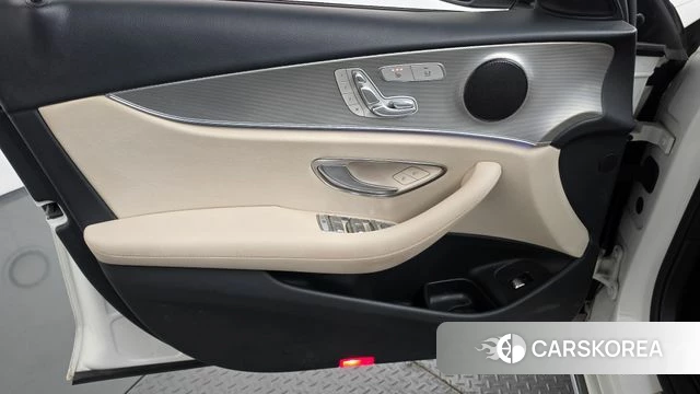 Mercedes-Benz E-Class W213 id 4781249 из Кореи 16