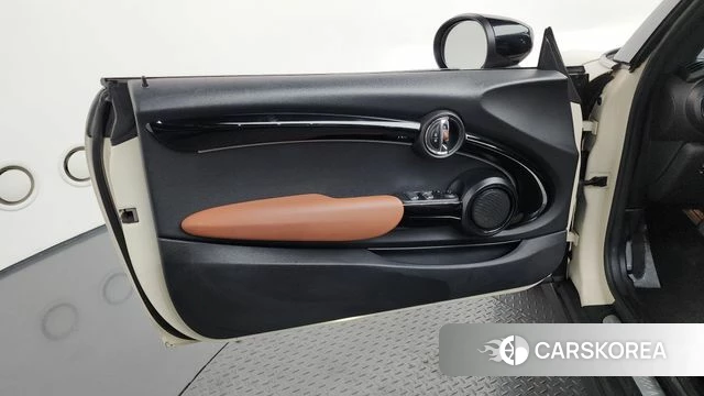 Mini Cooper S Convertible id 4463830 из Кореи 16