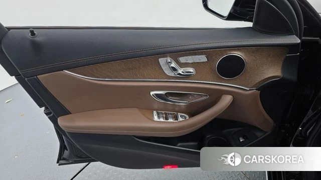 Mercedes-Benz E-Class W213 id 4793745 из Кореи 16