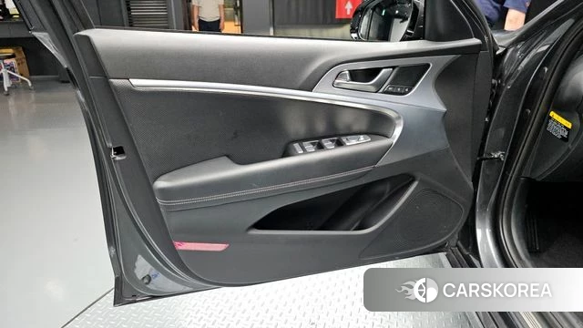 Genesis G70 id 4384965 из Кореи 16