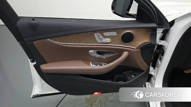 Mercedes-Benz E-Class W213 id 4640538 из Кореи 16