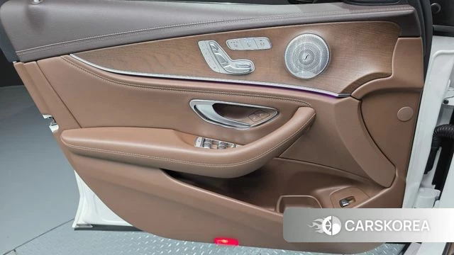 Mercedes-Benz E-Class W213 id 4269126 из Кореи 16