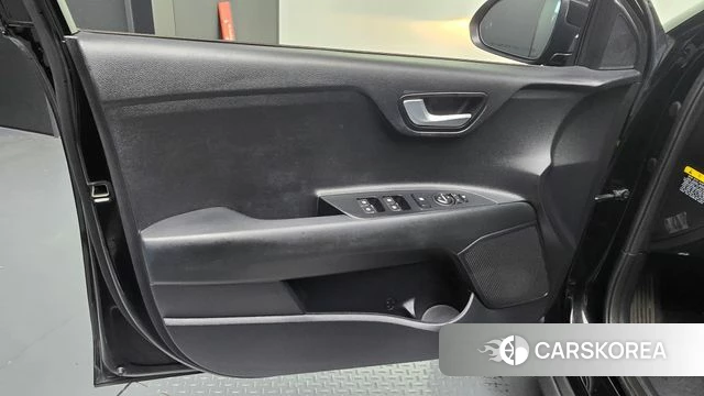 Kia Stonic id 4760268 из Кореи 16