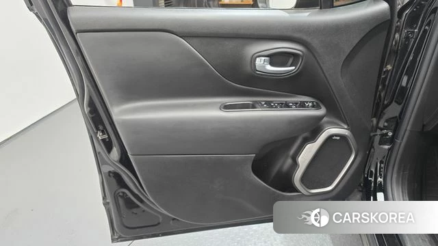 Jeep Renegade id 4395488 из Кореи 16