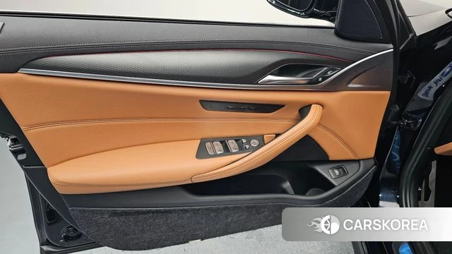 BMW 5 Series (G30) id 4604073 из Кореи 16