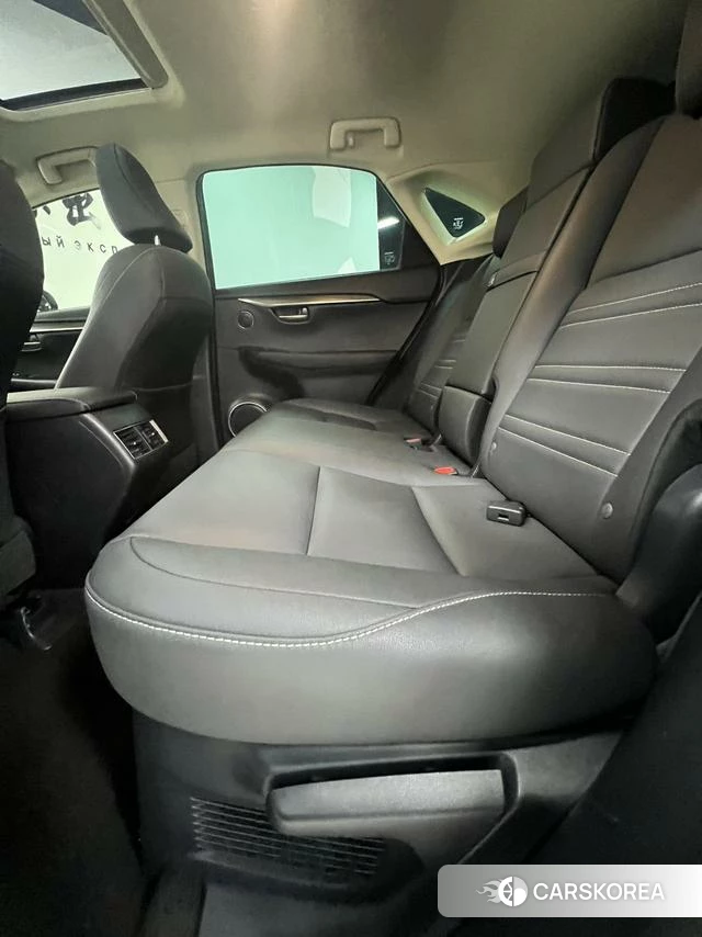 Lexus NX id 4263001 из Китая 16