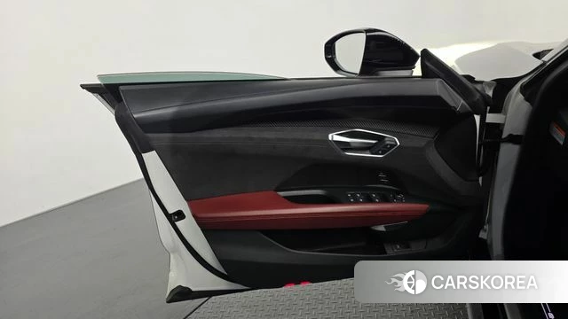 Audi e-Tron GT id 4688038 из Кореи 16
